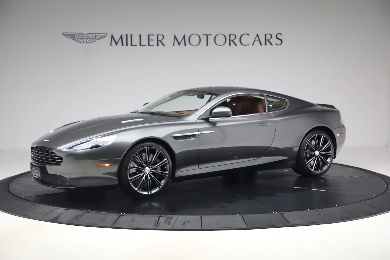 2014 Aston Martin DB9, 2/20