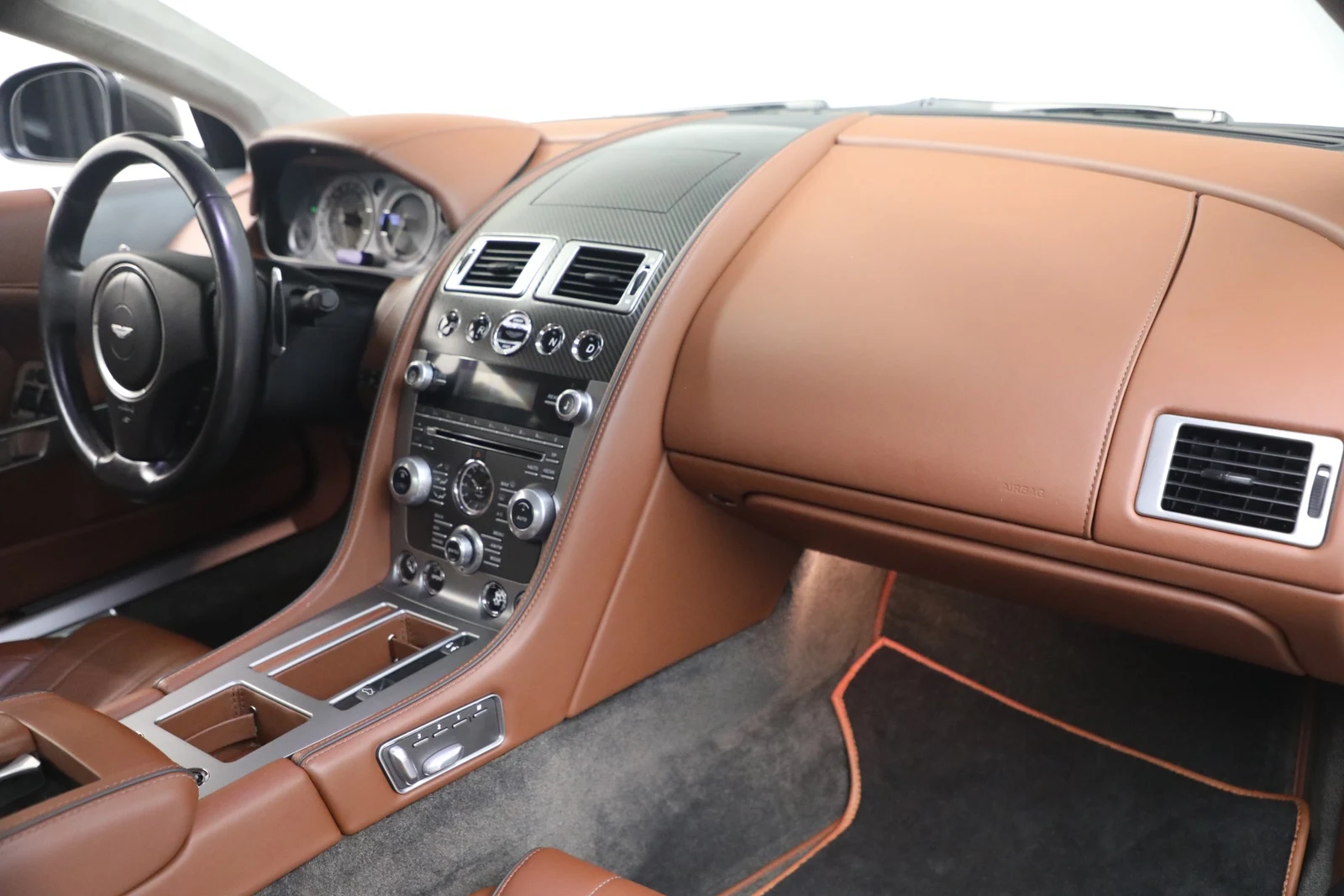 2014 Aston Martin DB9, 17/20