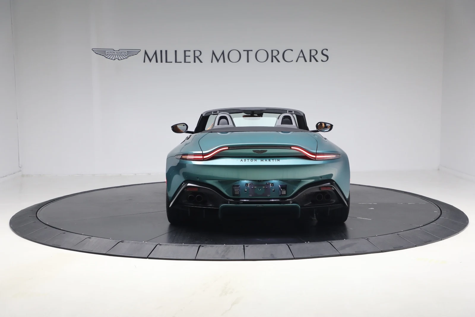2023 Aston Martin Vantage V8 Roadster, 6/30