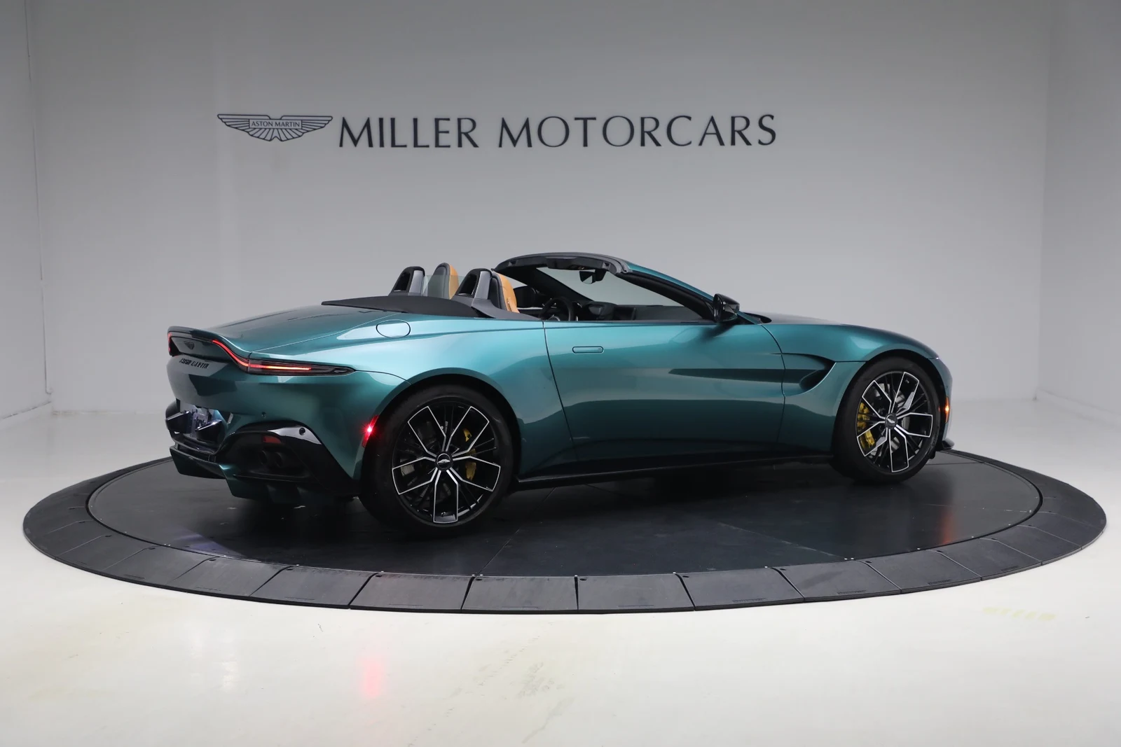 2023 Aston Martin Vantage V8 Roadster, 8/30