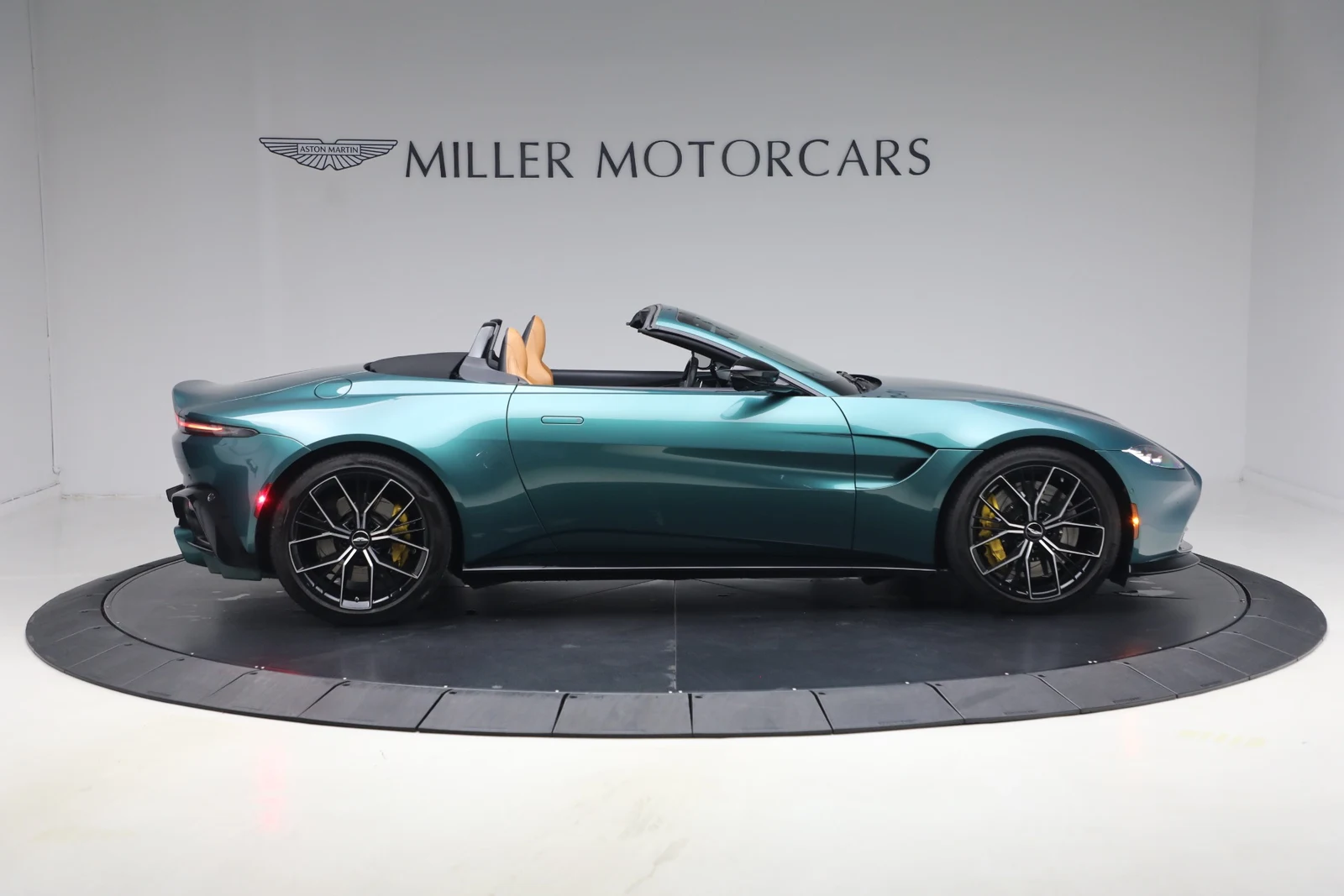 2023 Aston Martin Vantage V8 Roadster, 9/30
