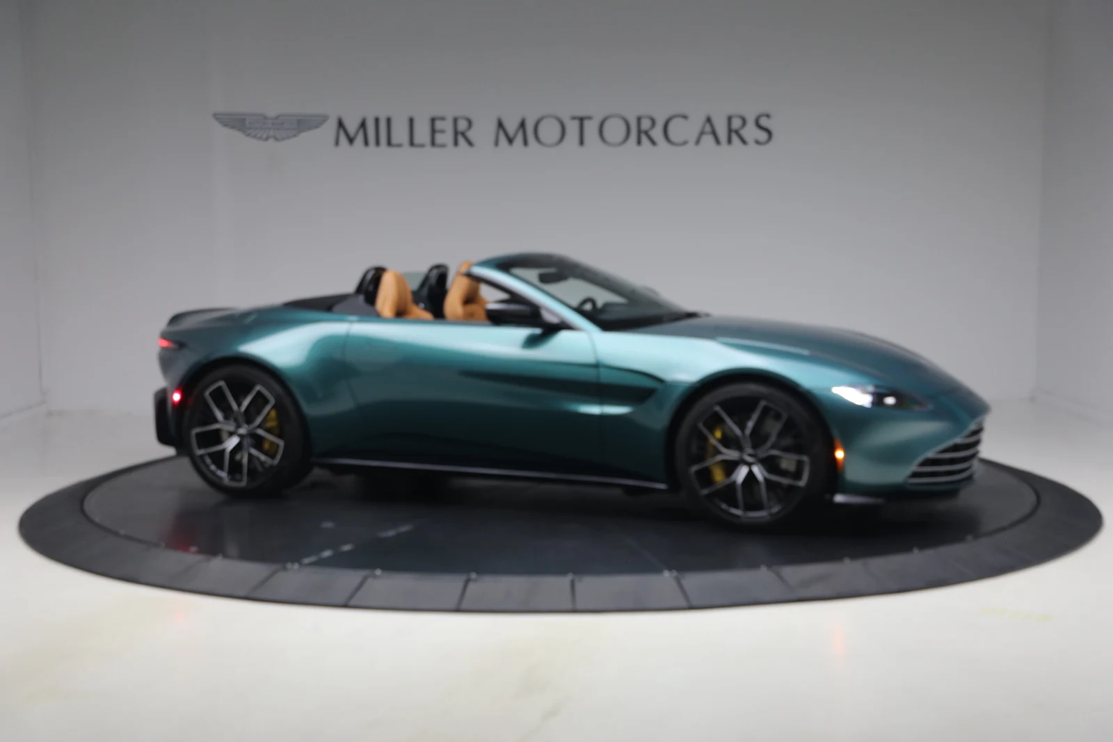 2023 Aston Martin Vantage V8 Roadster, 10/30