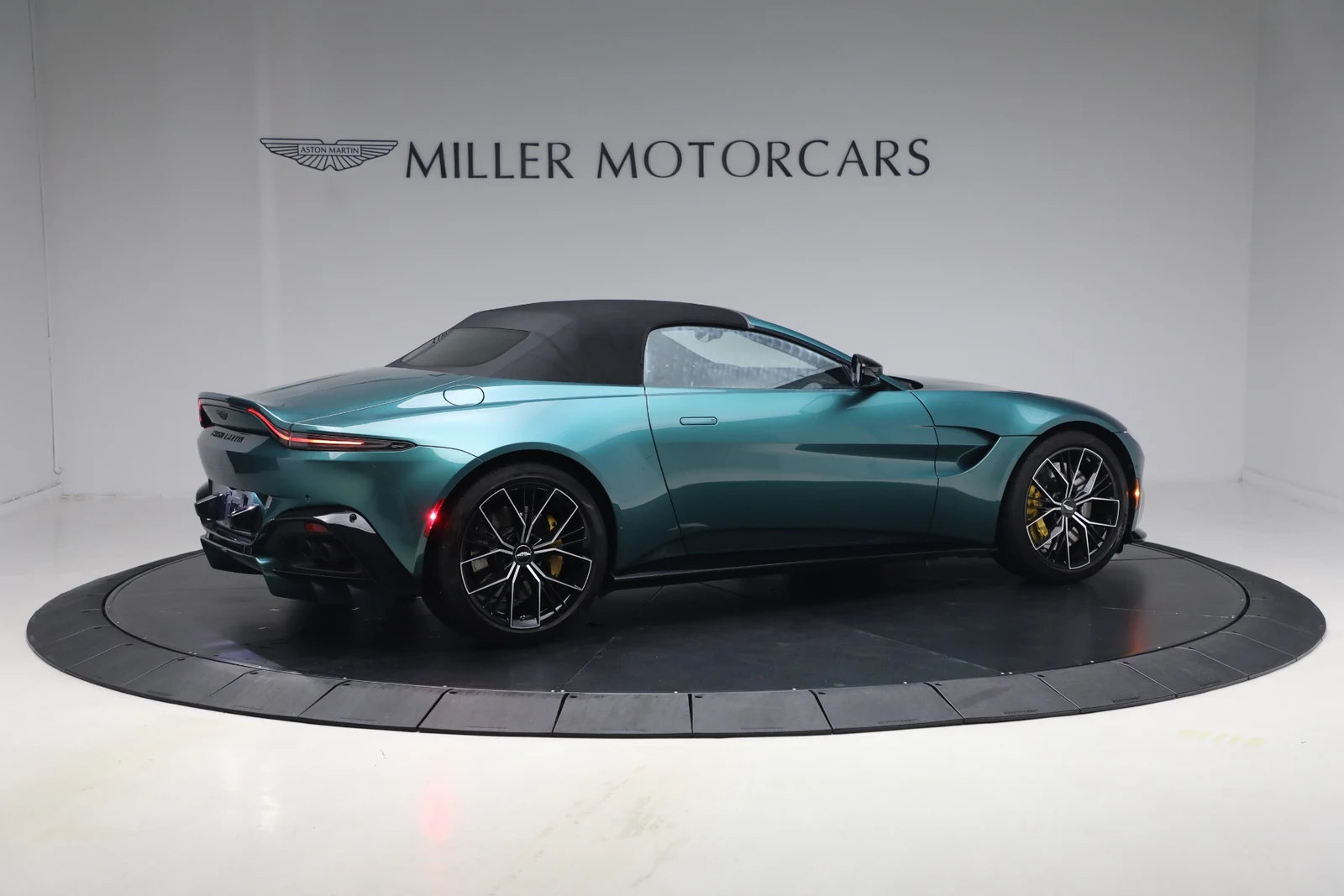 2023 Aston Martin Vantage V8 Roadster, 17/30