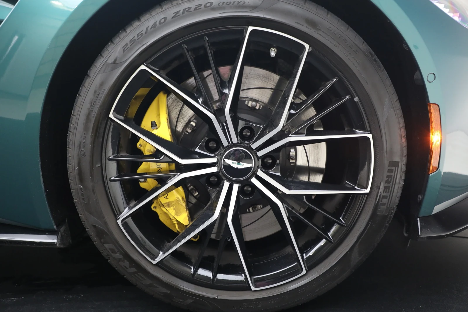 2023 Aston Martin Vantage V8 Roadster, 19/30