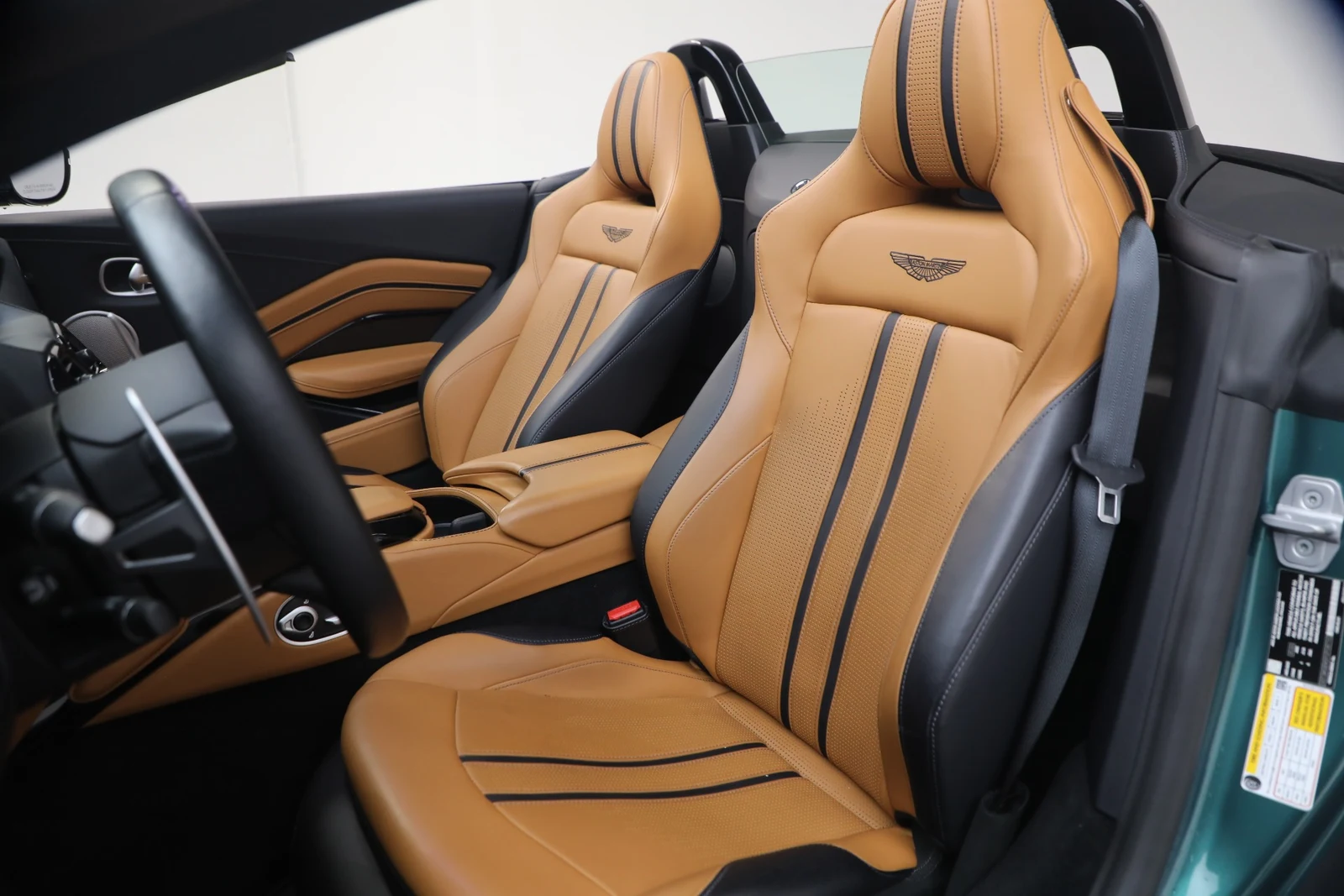 2023 Aston Martin Vantage V8 Roadster, 20/30