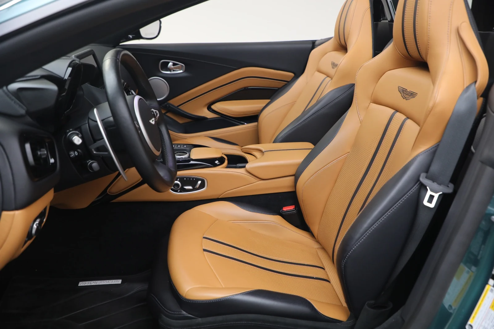 2023 Aston Martin Vantage V8 Roadster, 21/30