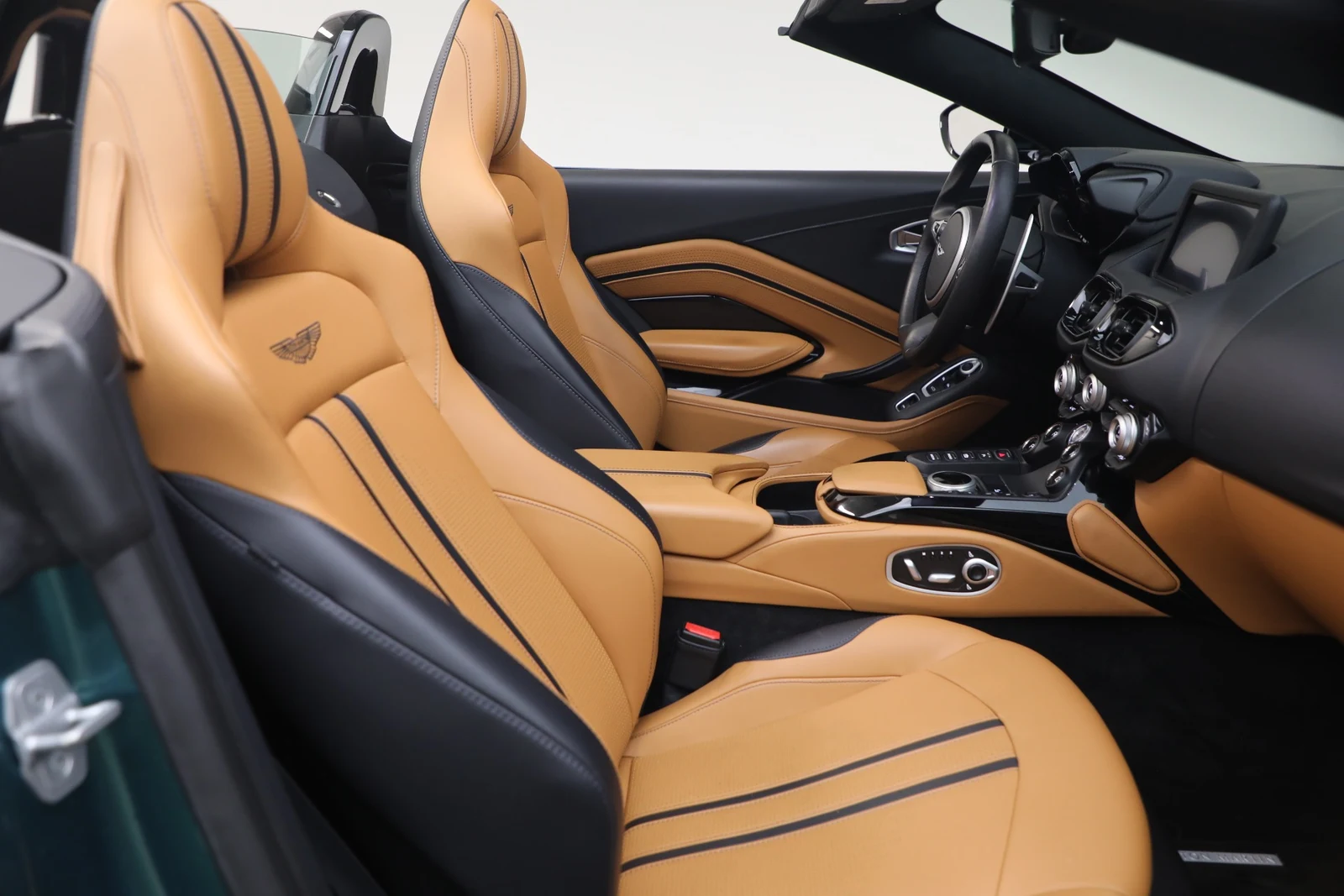 2023 Aston Martin Vantage V8 Roadster, 24/30