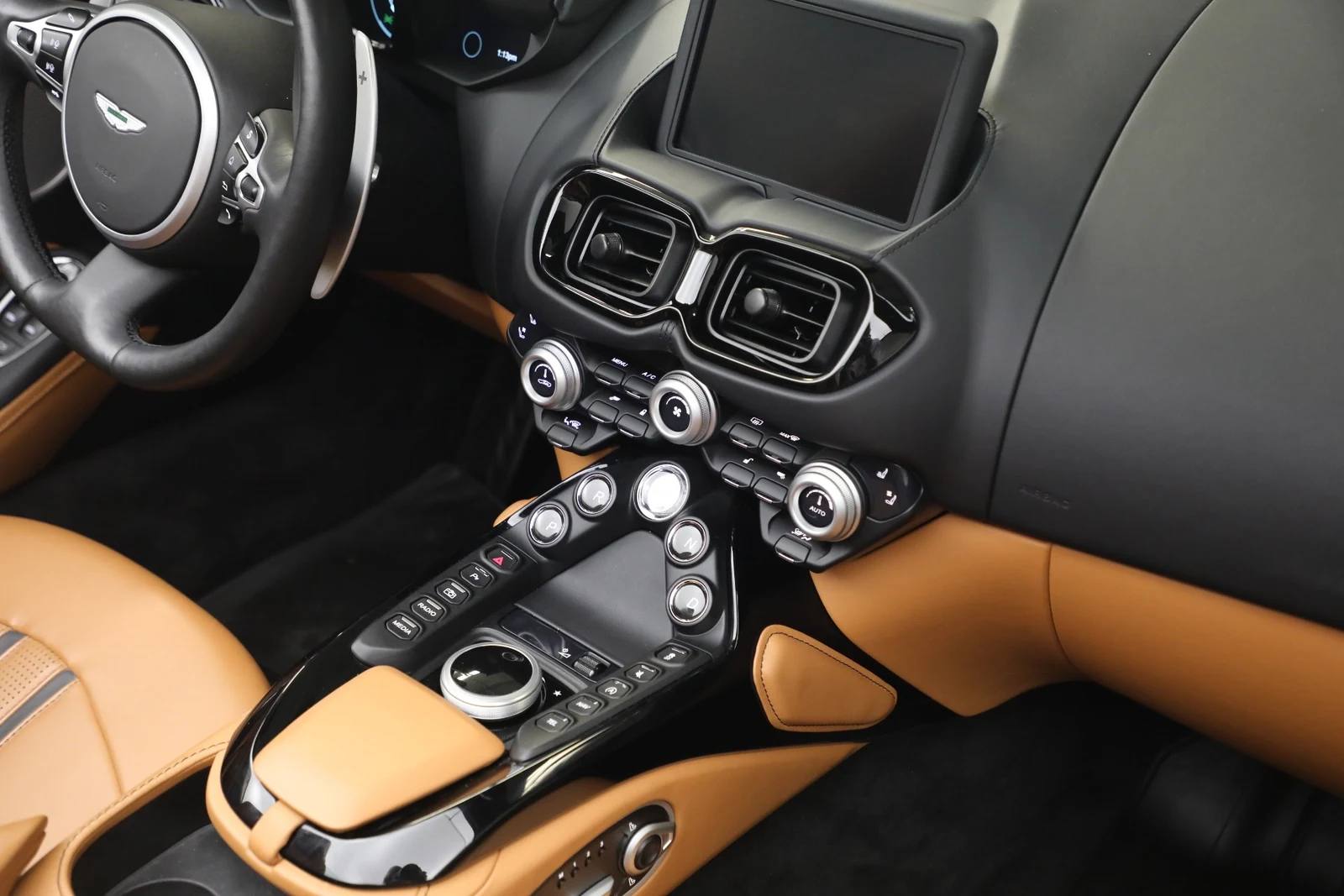 2023 Aston Martin Vantage V8 Roadster, 29/30