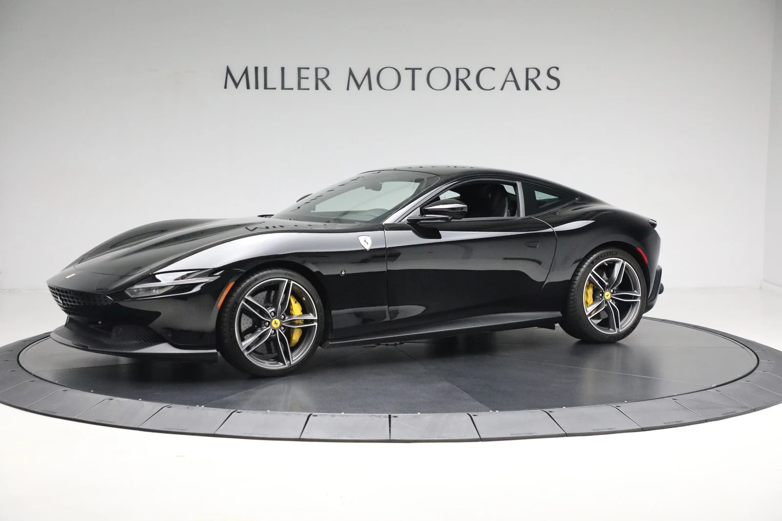 2021 Ferrari Roma, 2/26