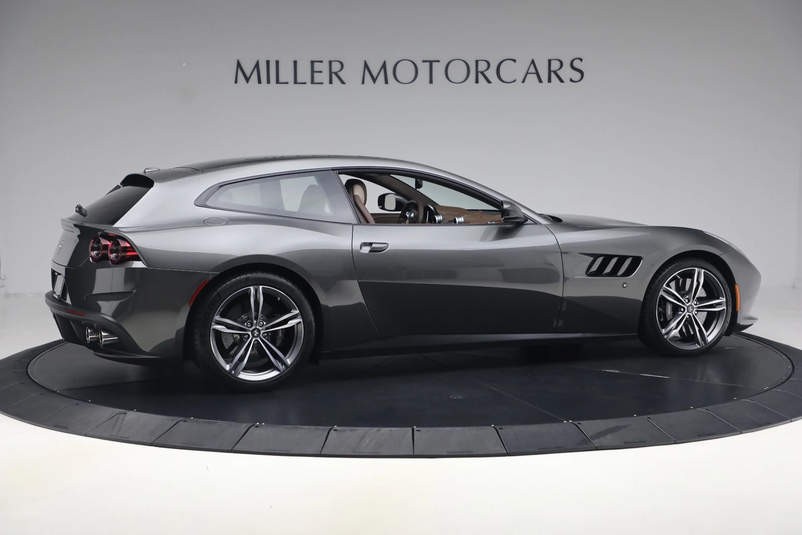 2019 Ferrari GTC4Lusso, 8/29
