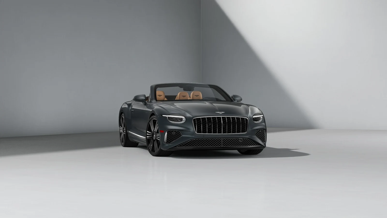 2027 Bentley Continental GTC Azure, 2/9