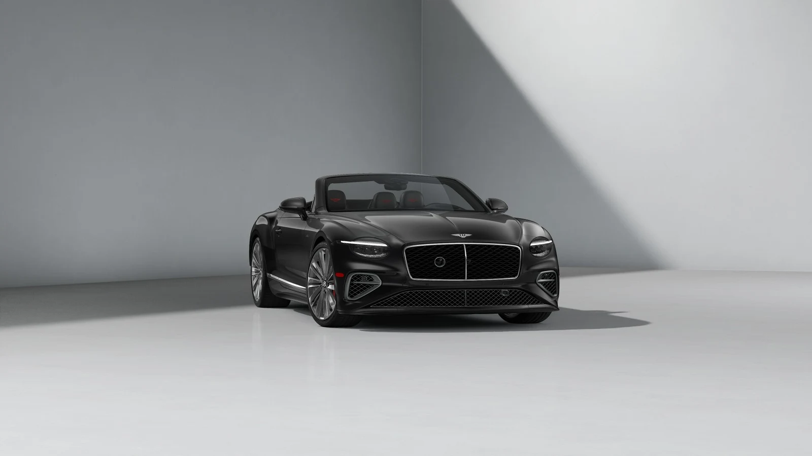 2027 Bentley Continental GTC, 2/9