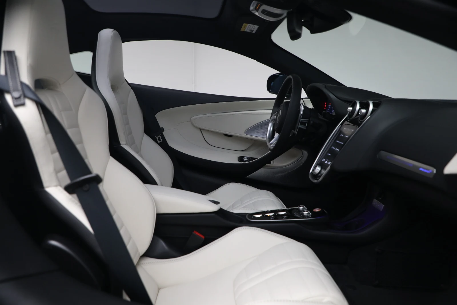 2027 McLaren GTS TechLux interior, Porcelain
