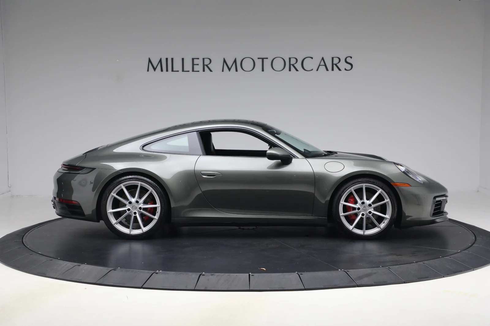 2020 Porsche 911 Carrera 4S, side profile, Aventurine Green Metallic