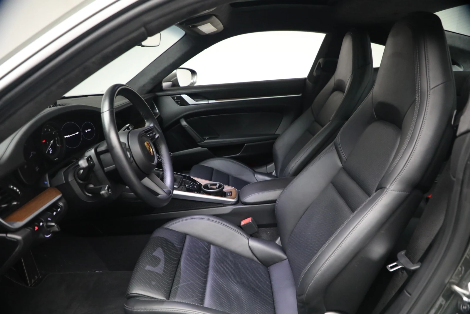 2020 Porsche 911 Carrera 4S interior, Black