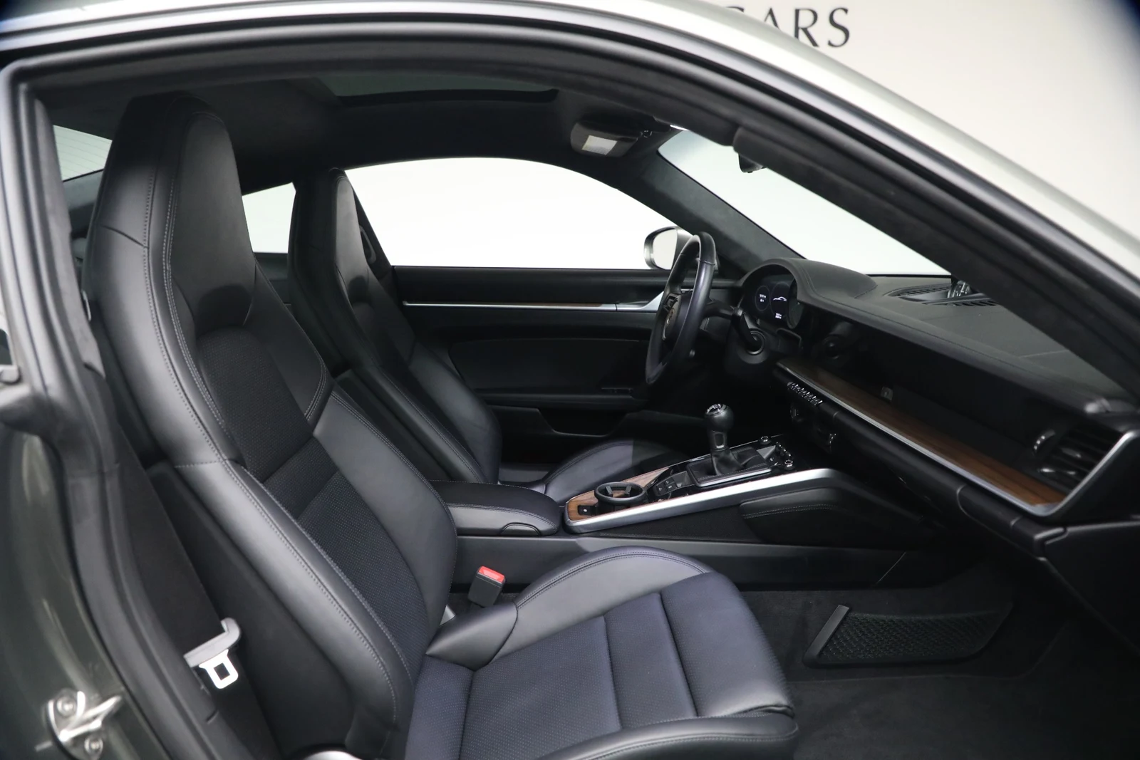 2020 Porsche 911 Carrera 4S interior, Black