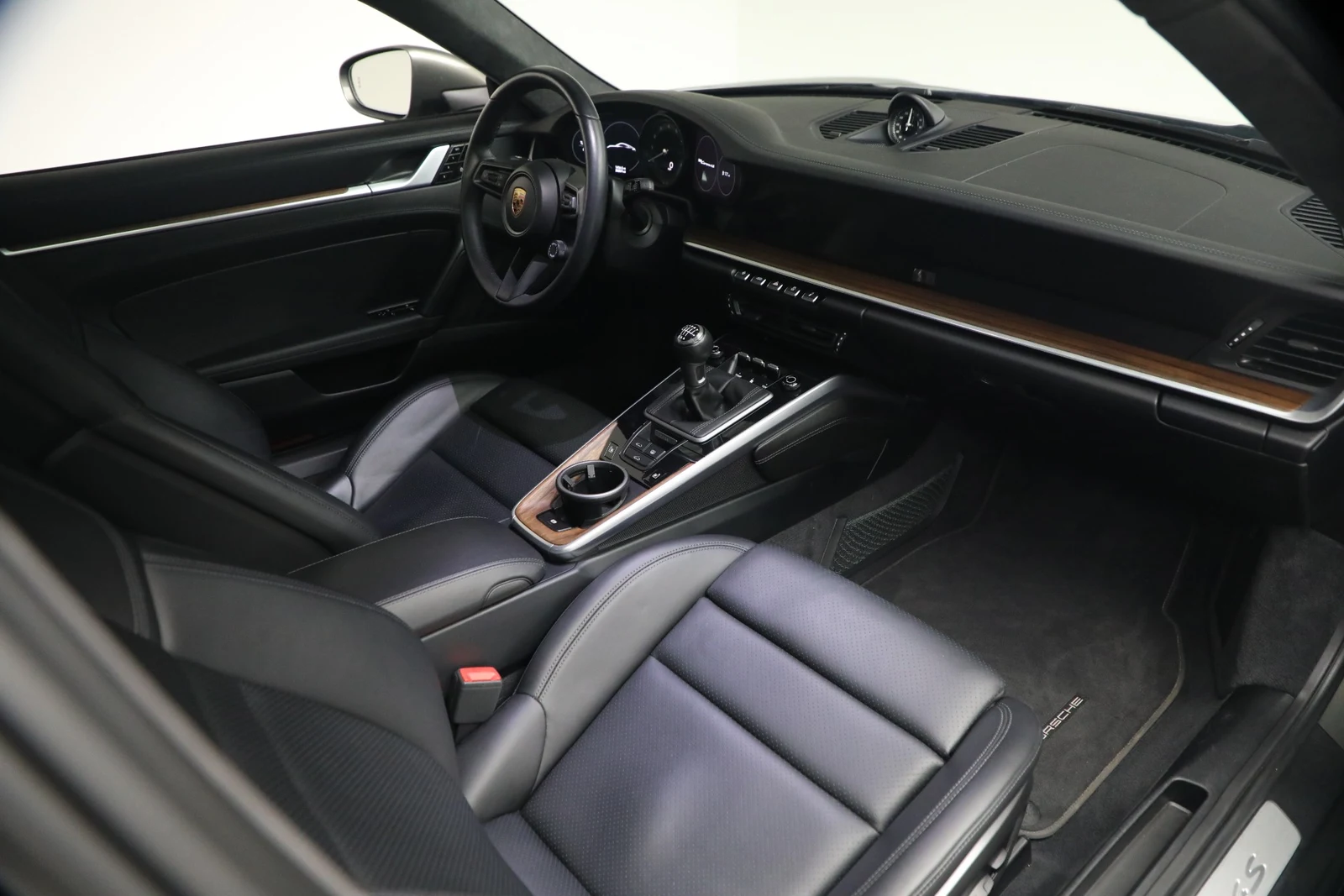 2020 Porsche 911 Carrera 4S interior, Black