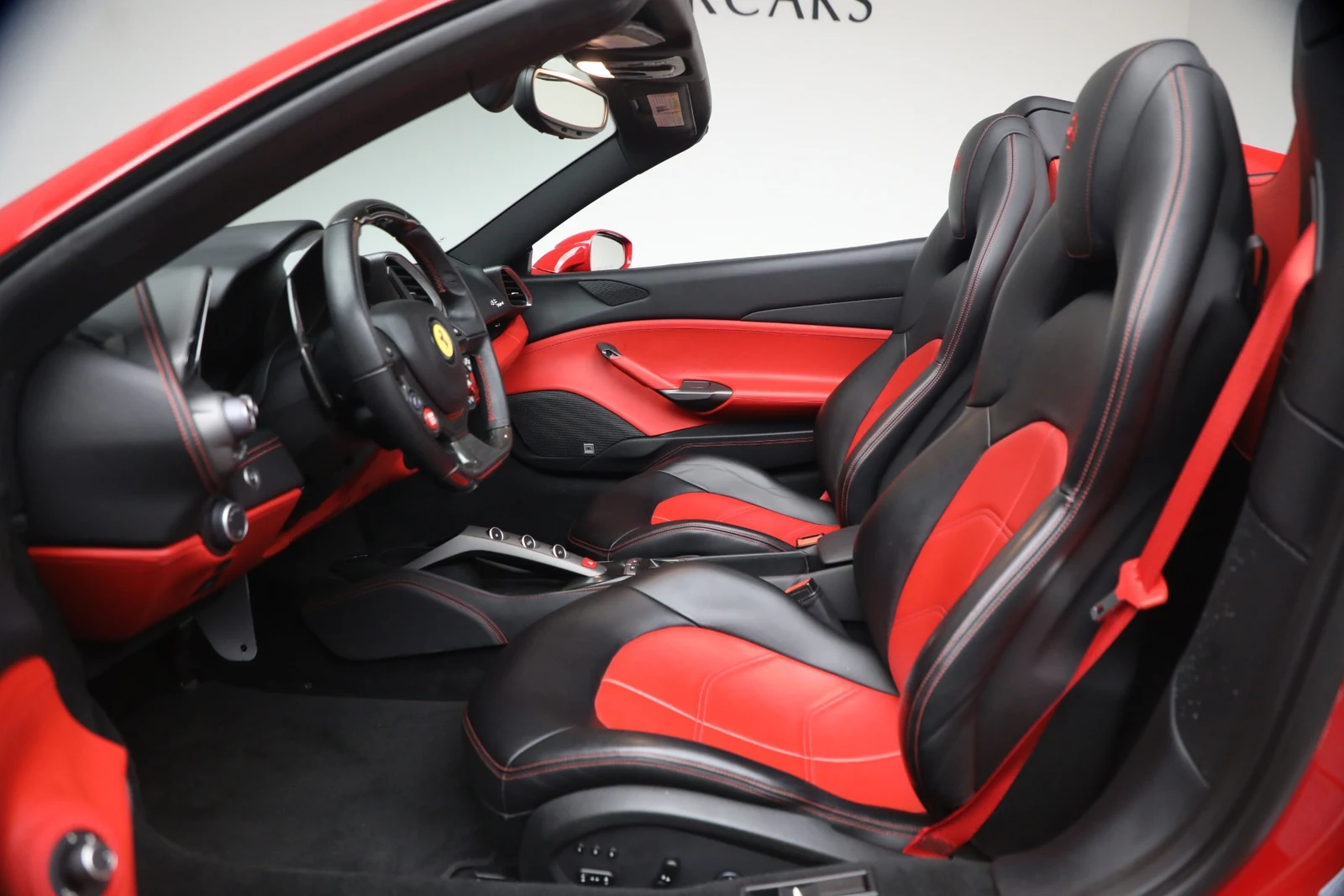 2019 Ferrari 488 Spider interior, seats, Nero