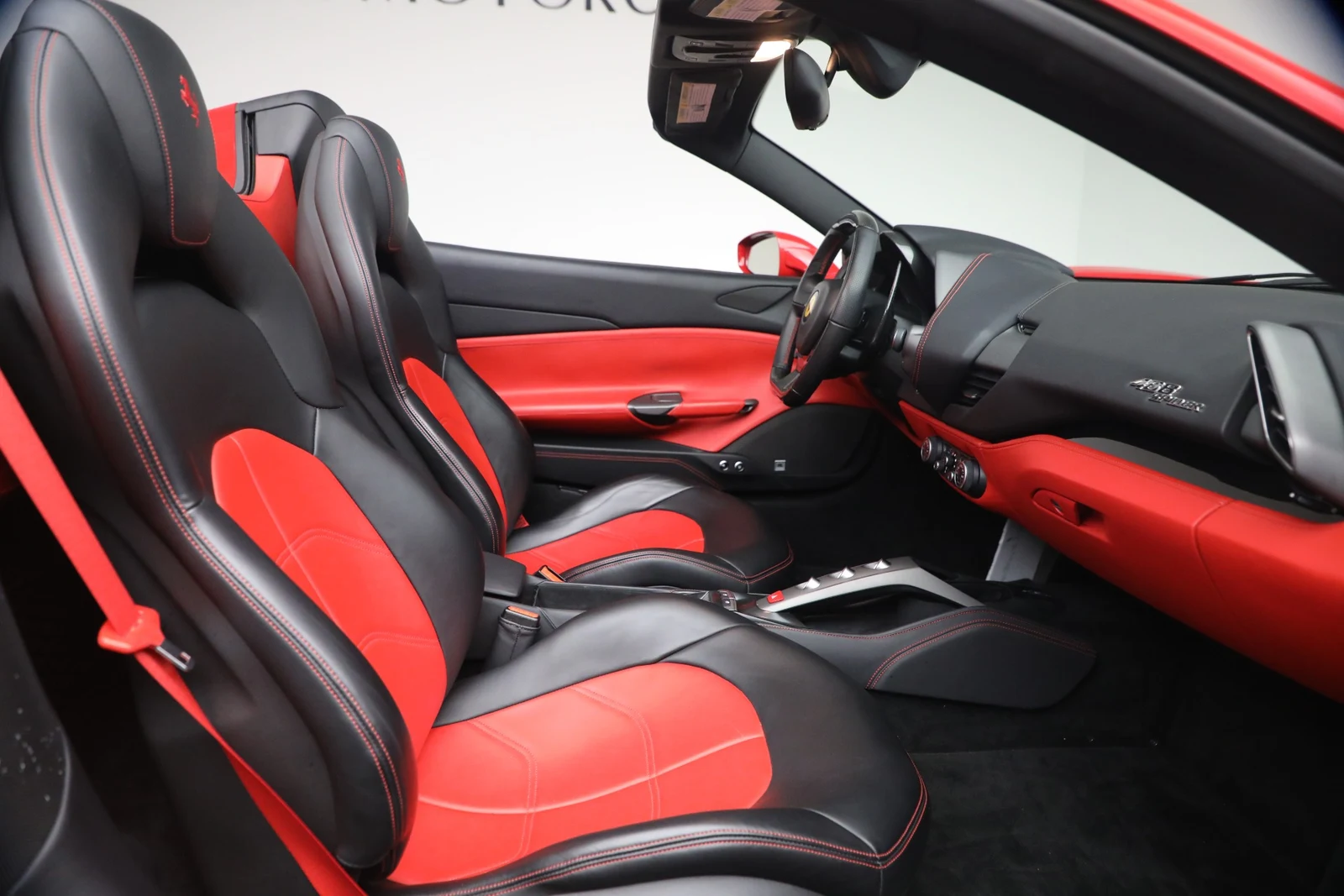 2019 Ferrari 488 Spider interior, seats, Nero