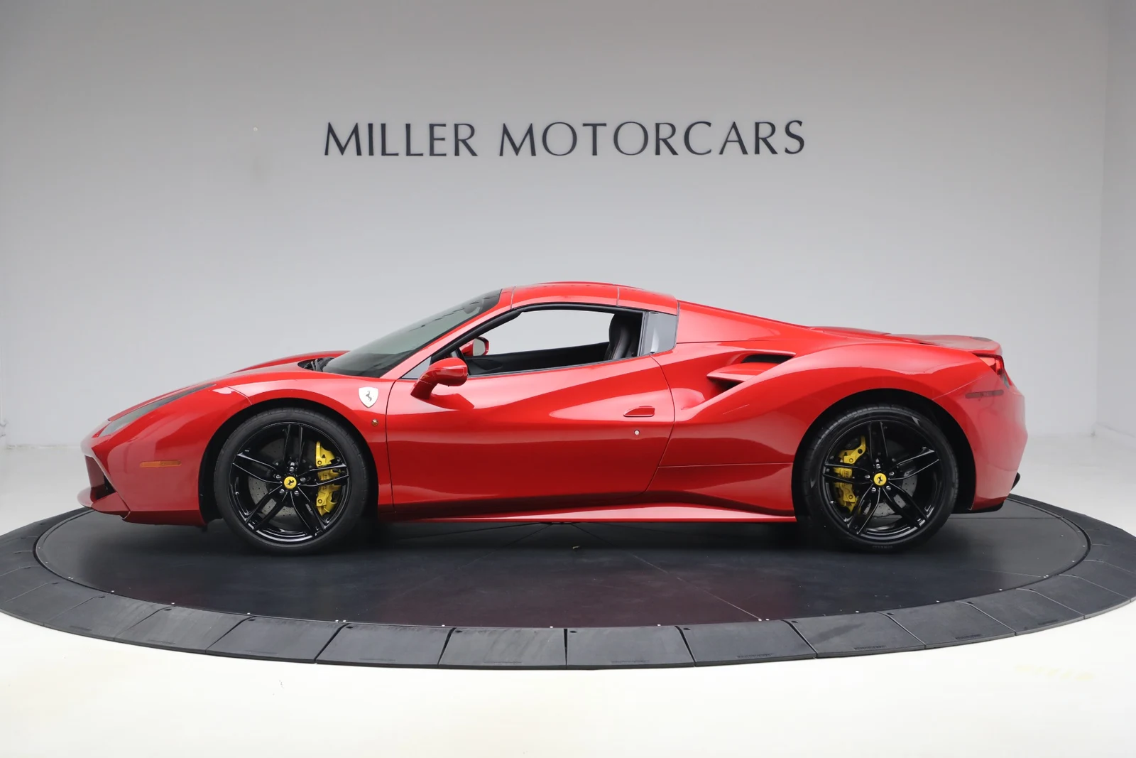 2019 Ferrari 488 Spider for sale, exterior, Rosso Corsa