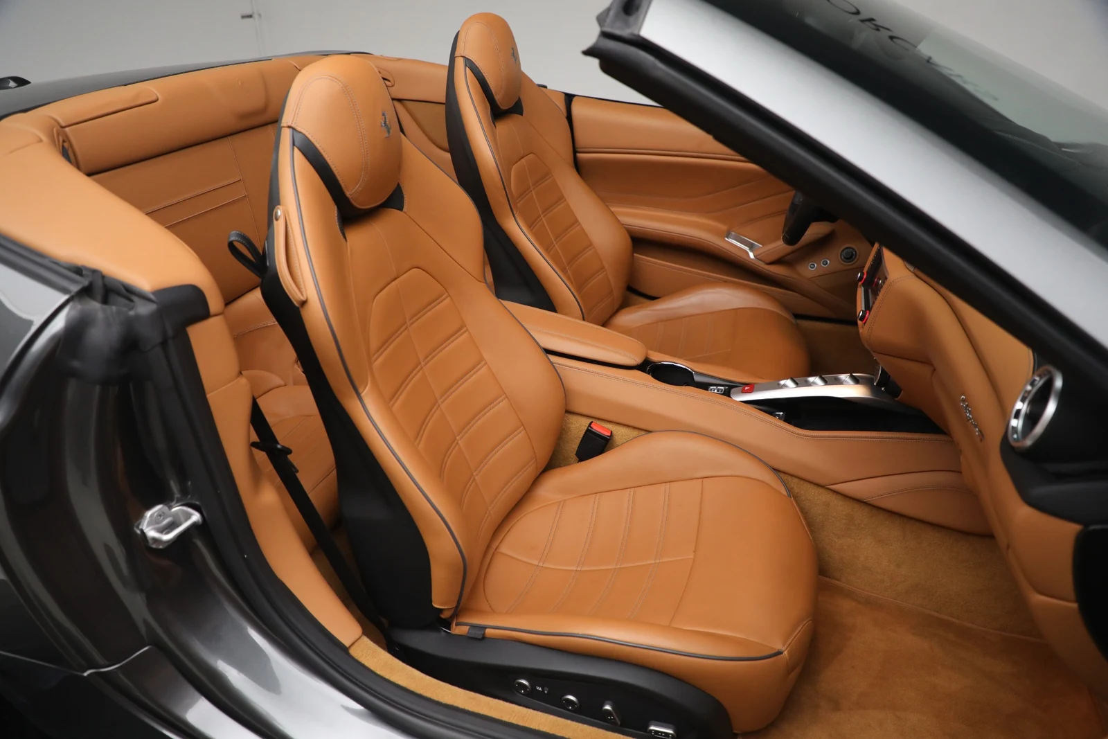 2017 Ferrari California T interior, seats, Cuoio