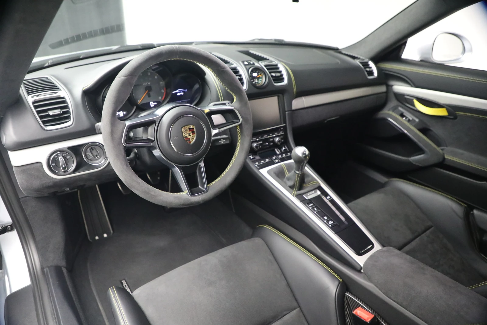 2016 Porsche Cayman GT4 interior, dashboard, Black
