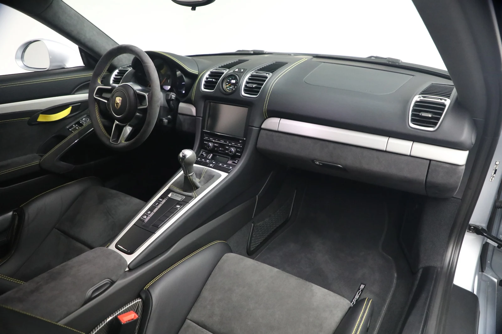 2016 Porsche Cayman GT4 interior, dashboard, Black