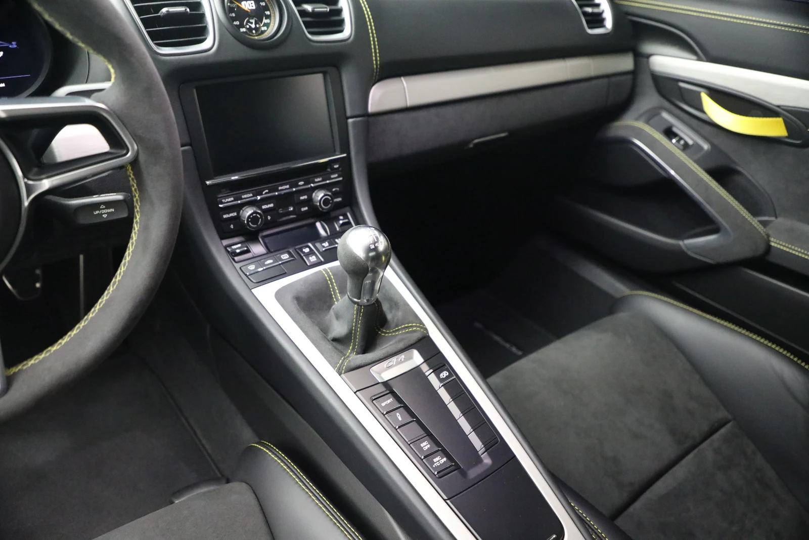 2016 Porsche Cayman GT4 interior, center console, Black