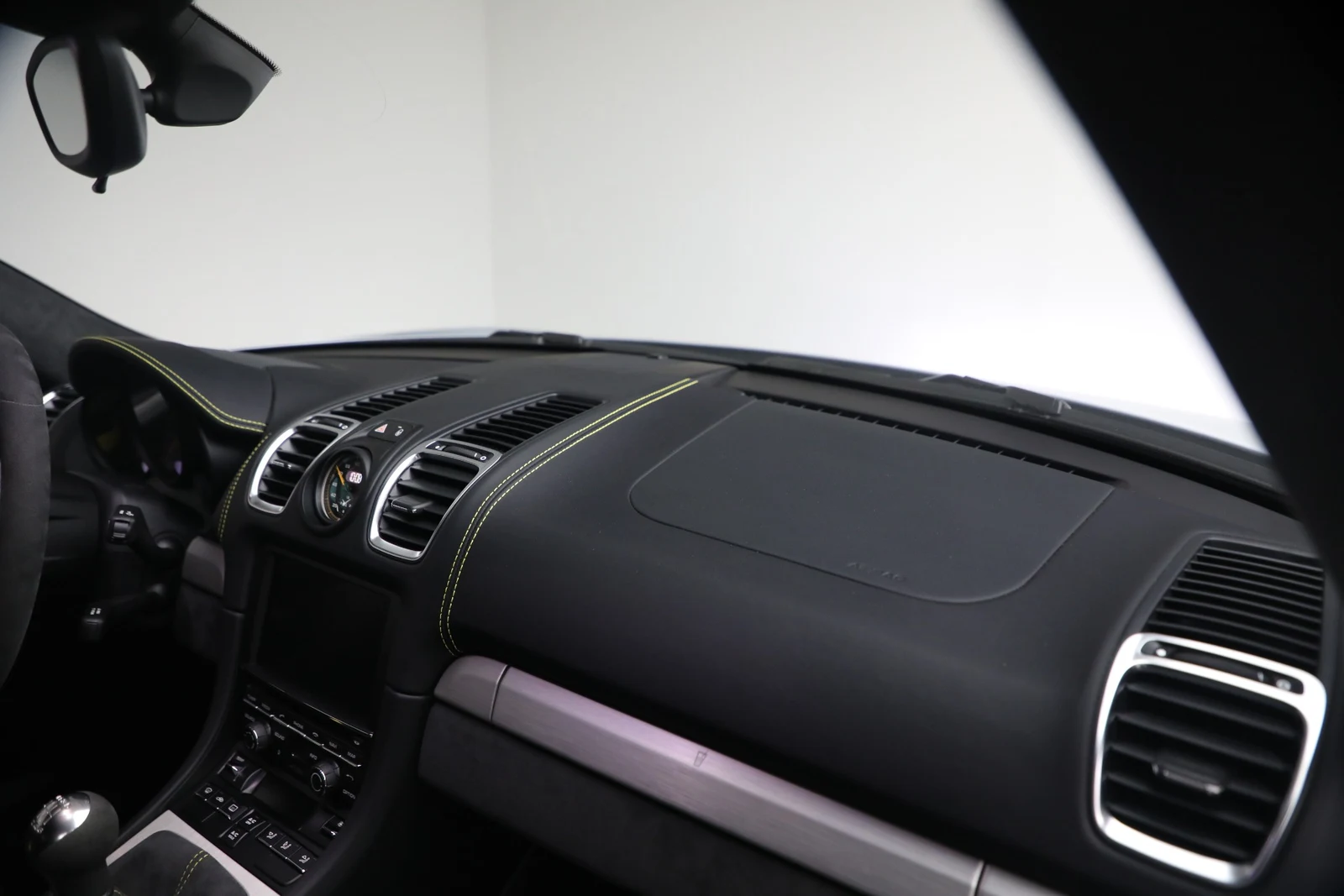 2016 Porsche Cayman GT4 interior, Black