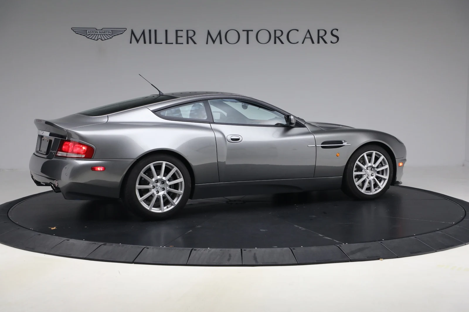 2006 Aston Martin V12 Vanquish S for sale, exterior, Tungsten Silver