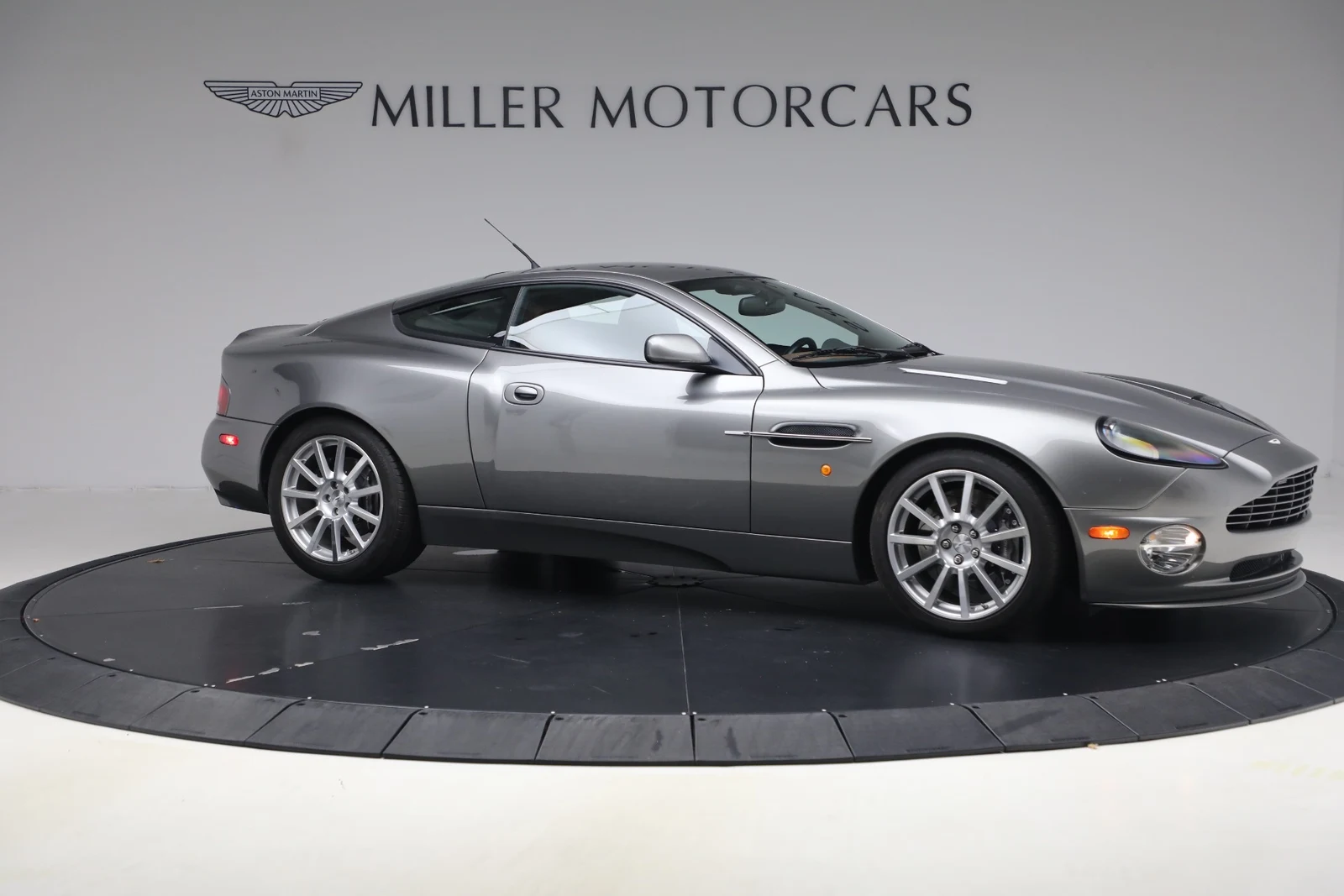 2006 Aston Martin V12 Vanquish S for sale, exterior, Tungsten Silver