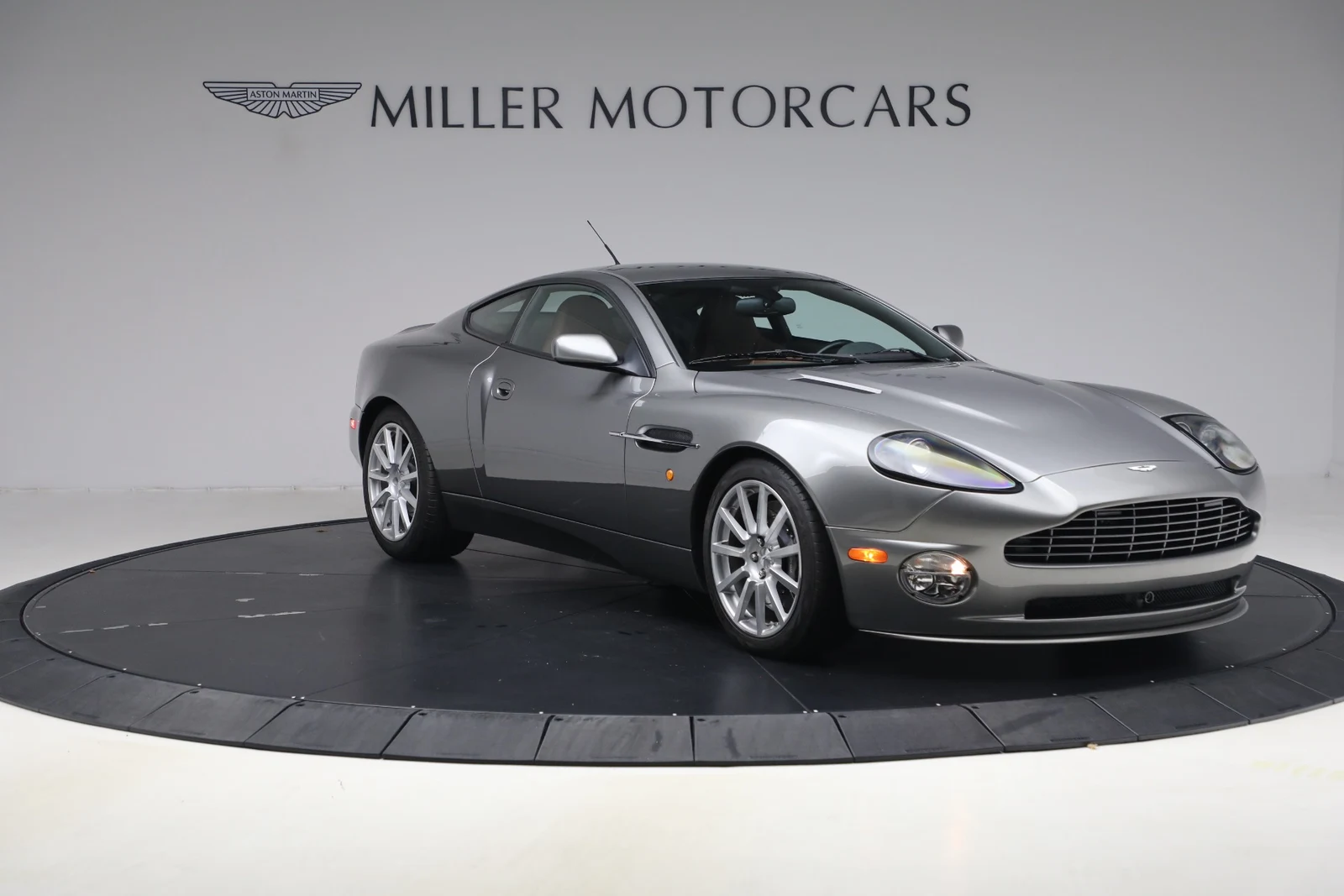 2006 Aston Martin V12 Vanquish S for sale, exterior, Tungsten Silver