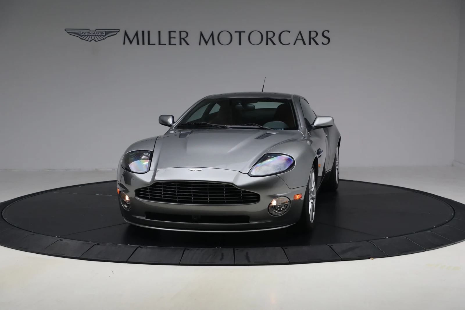 2006 Aston Martin V12 Vanquish S for sale, exterior, Tungsten Silver