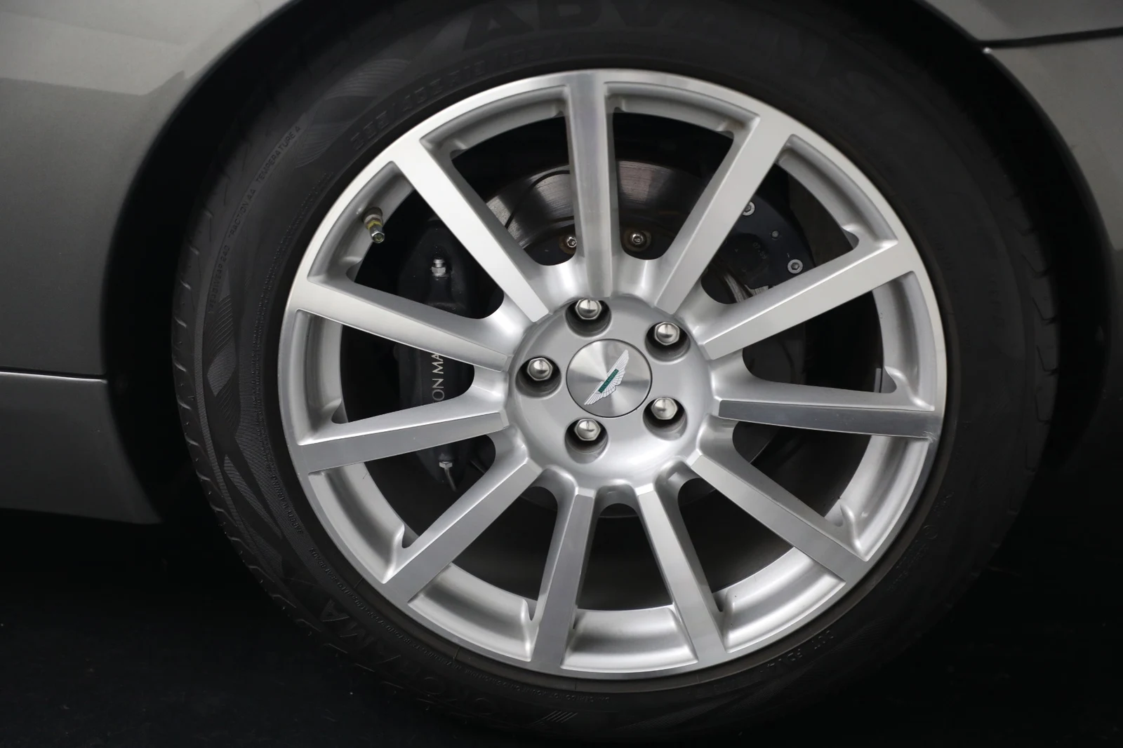 2006 Aston Martin V12 Vanquish S wheel