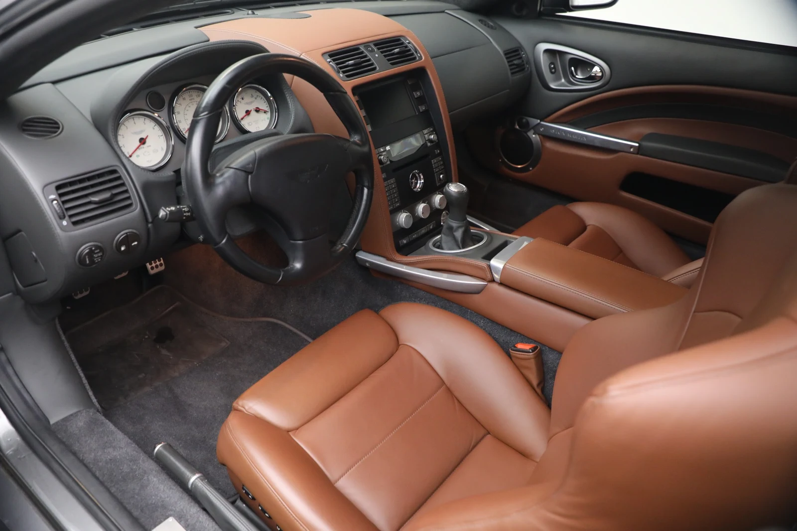 2006 Aston Martin V12 Vanquish S interior, Centenary Saddle Tan