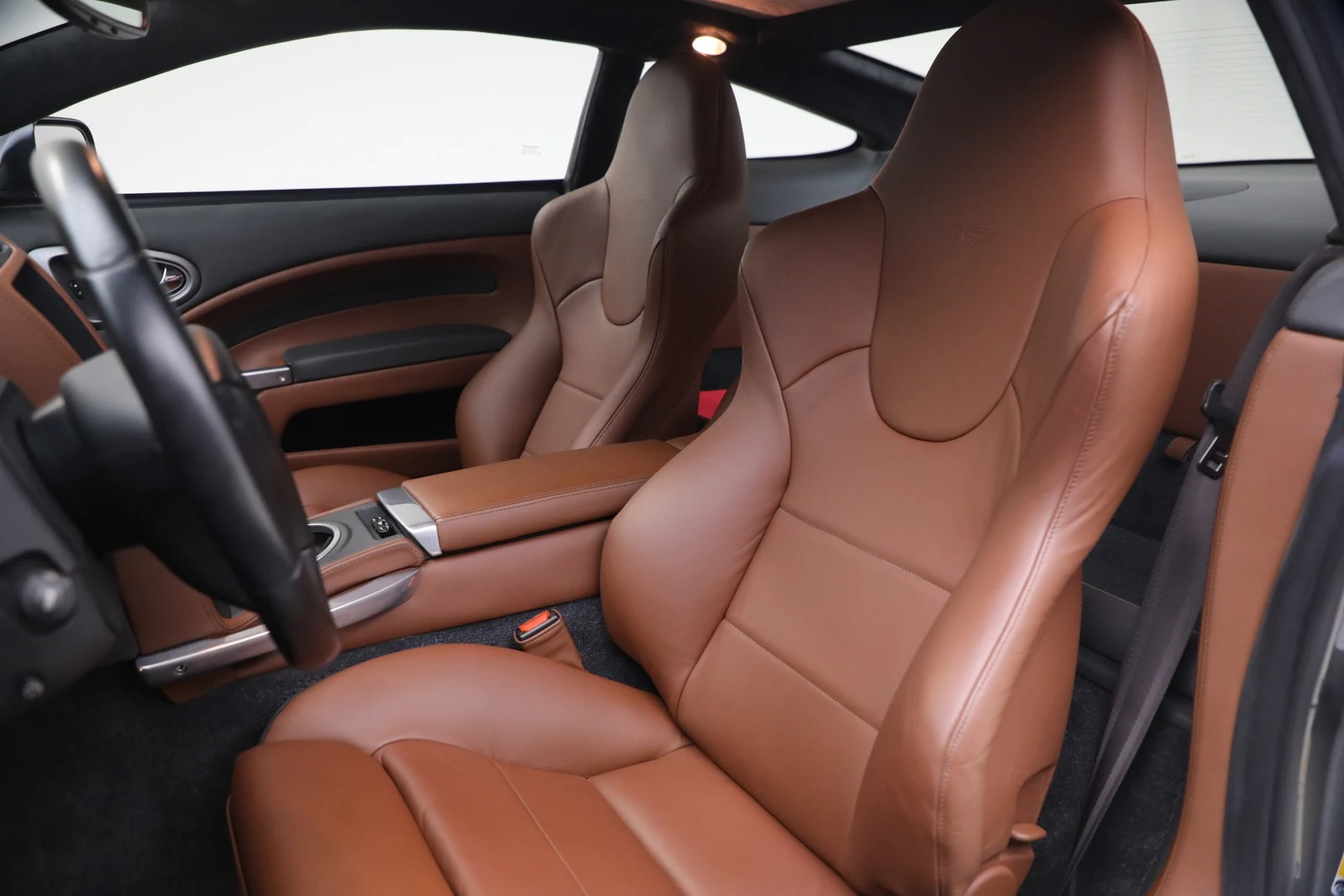 2006 Aston Martin V12 Vanquish S interior, seats, Centenary Saddle Tan