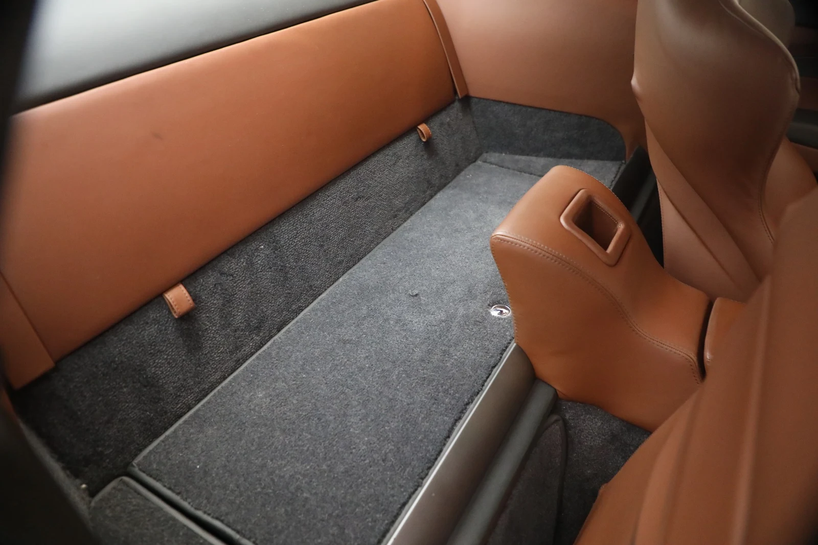 2006 Aston Martin V12 Vanquish S interior, Centenary Saddle Tan
