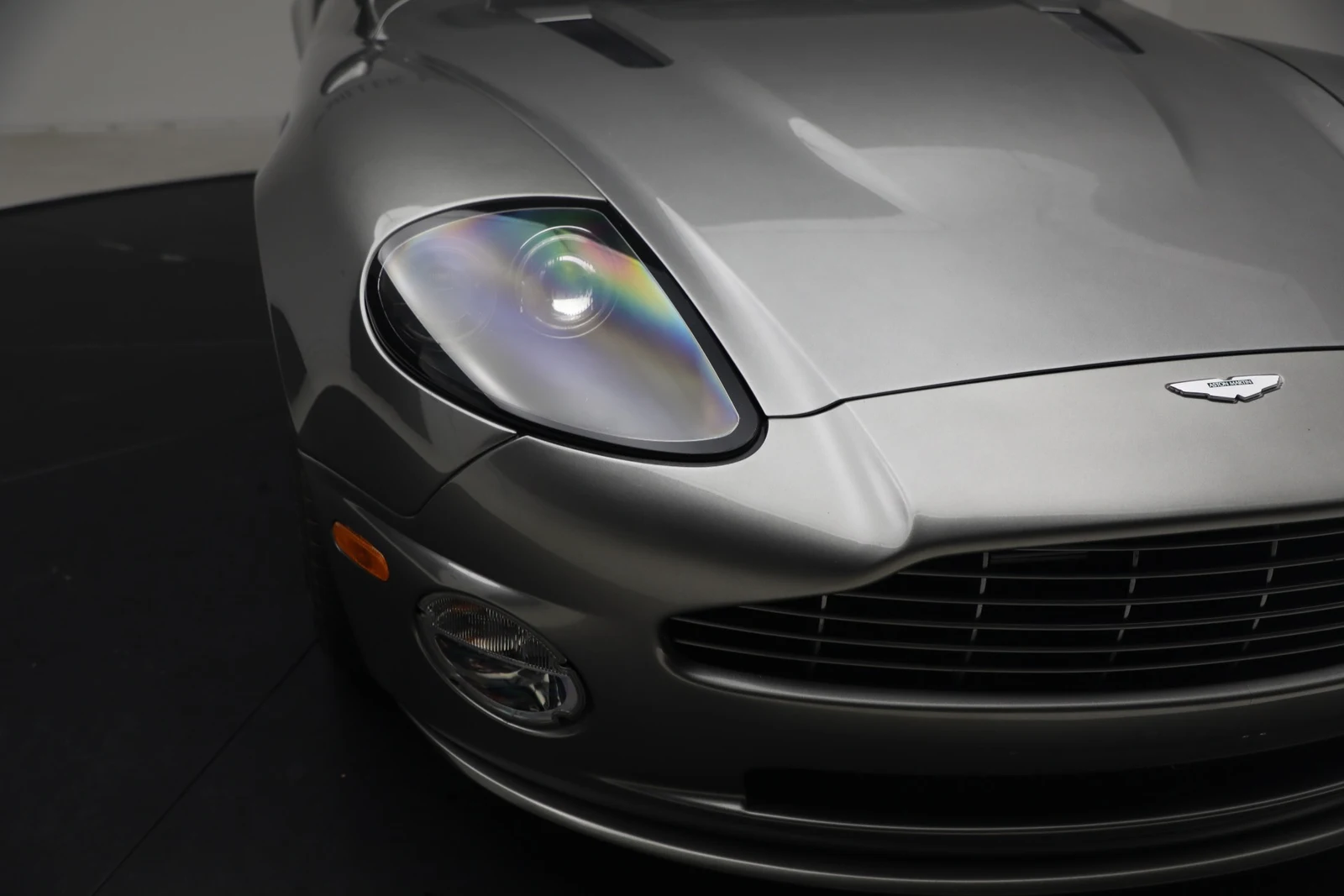 2006 Aston Martin V12 Vanquish S for sale, exterior, Tungsten Silver