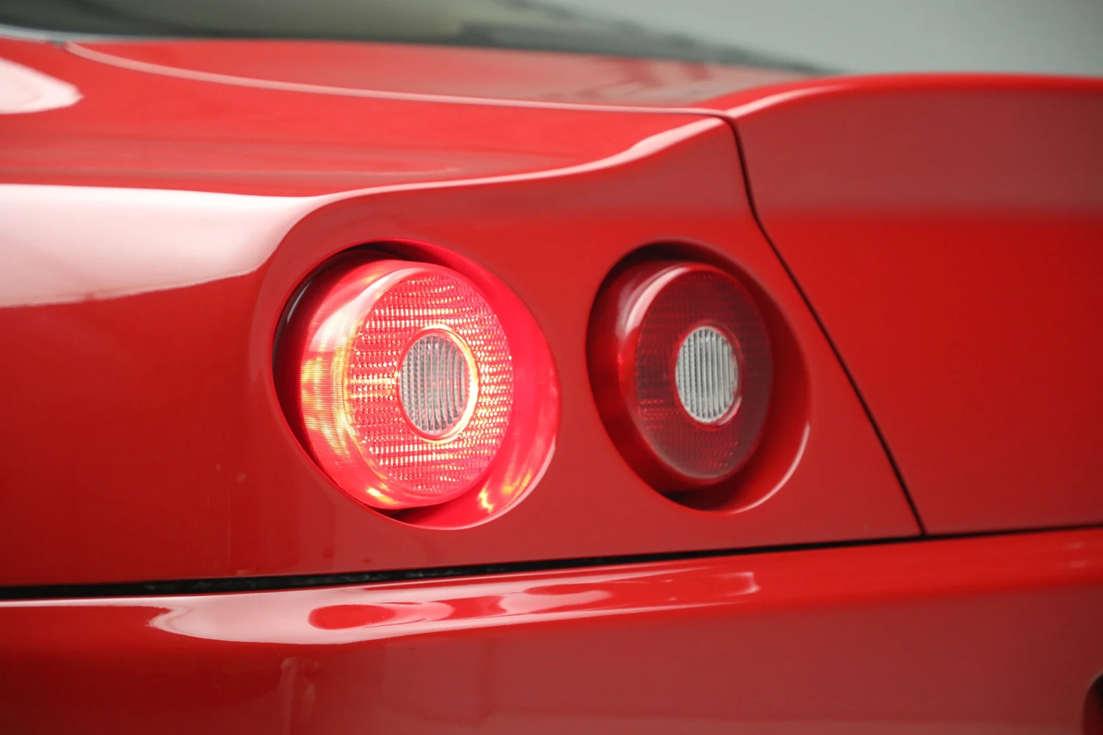 2000 Ferrari 550 Maranello for sale, exterior, Rosso Corsa