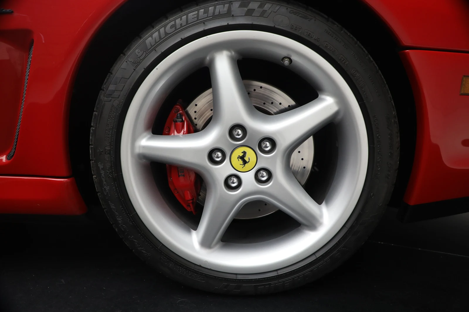 2000 Ferrari 550 Maranello wheel