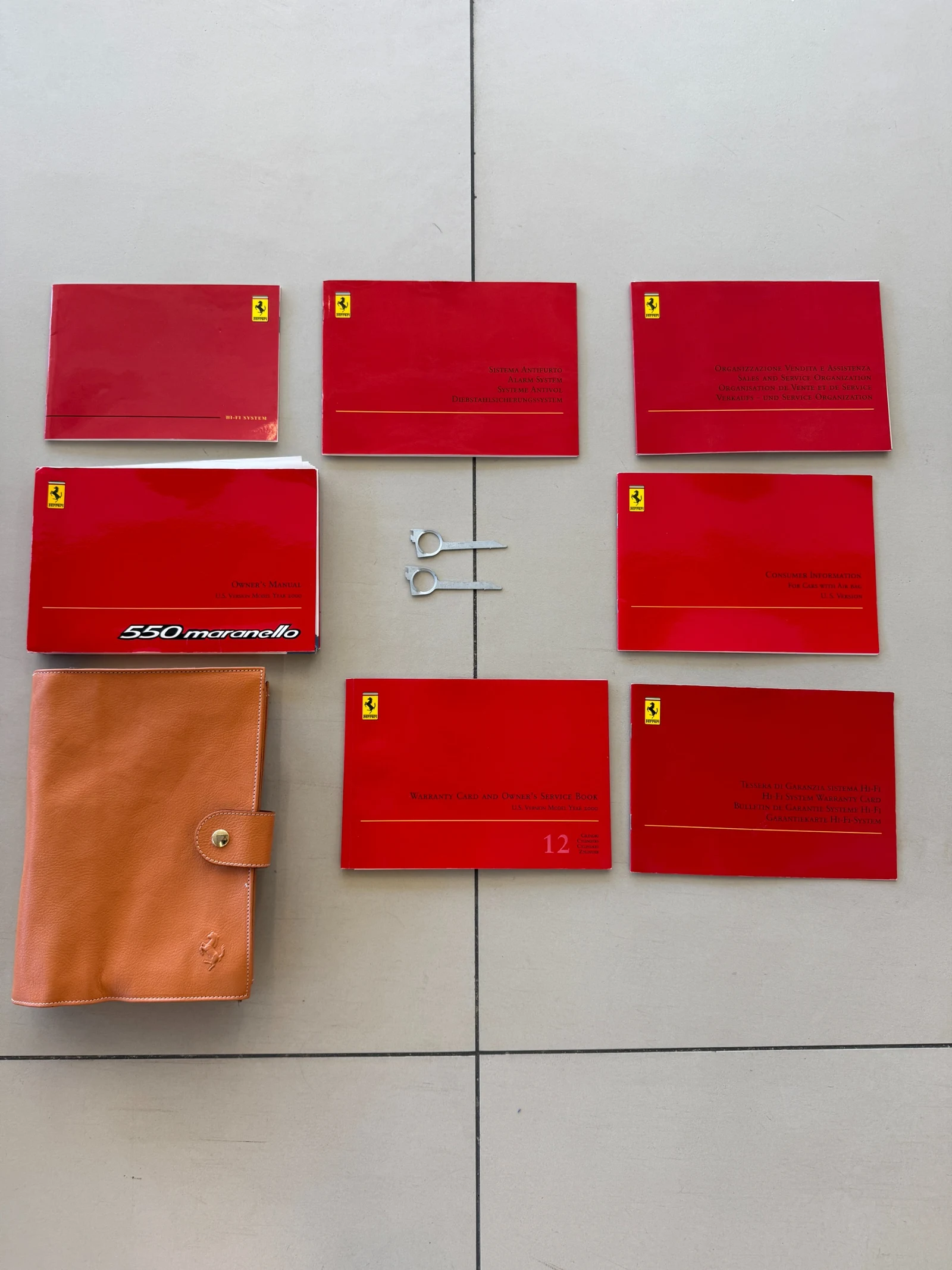 2000 Ferrari 550 Maranello, documents and keys