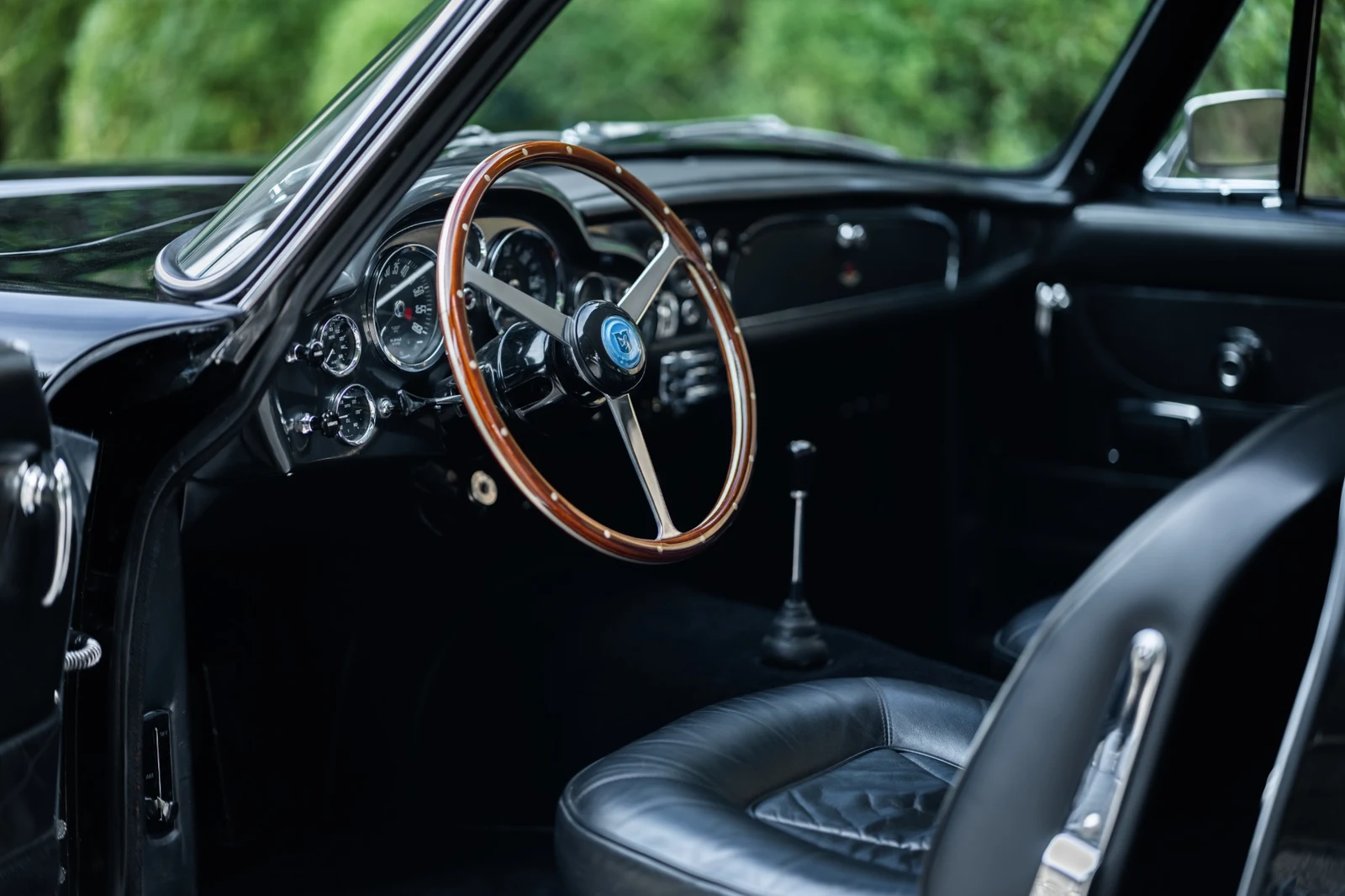 1968 Aston Martin DB6 interior, dashboard, Black