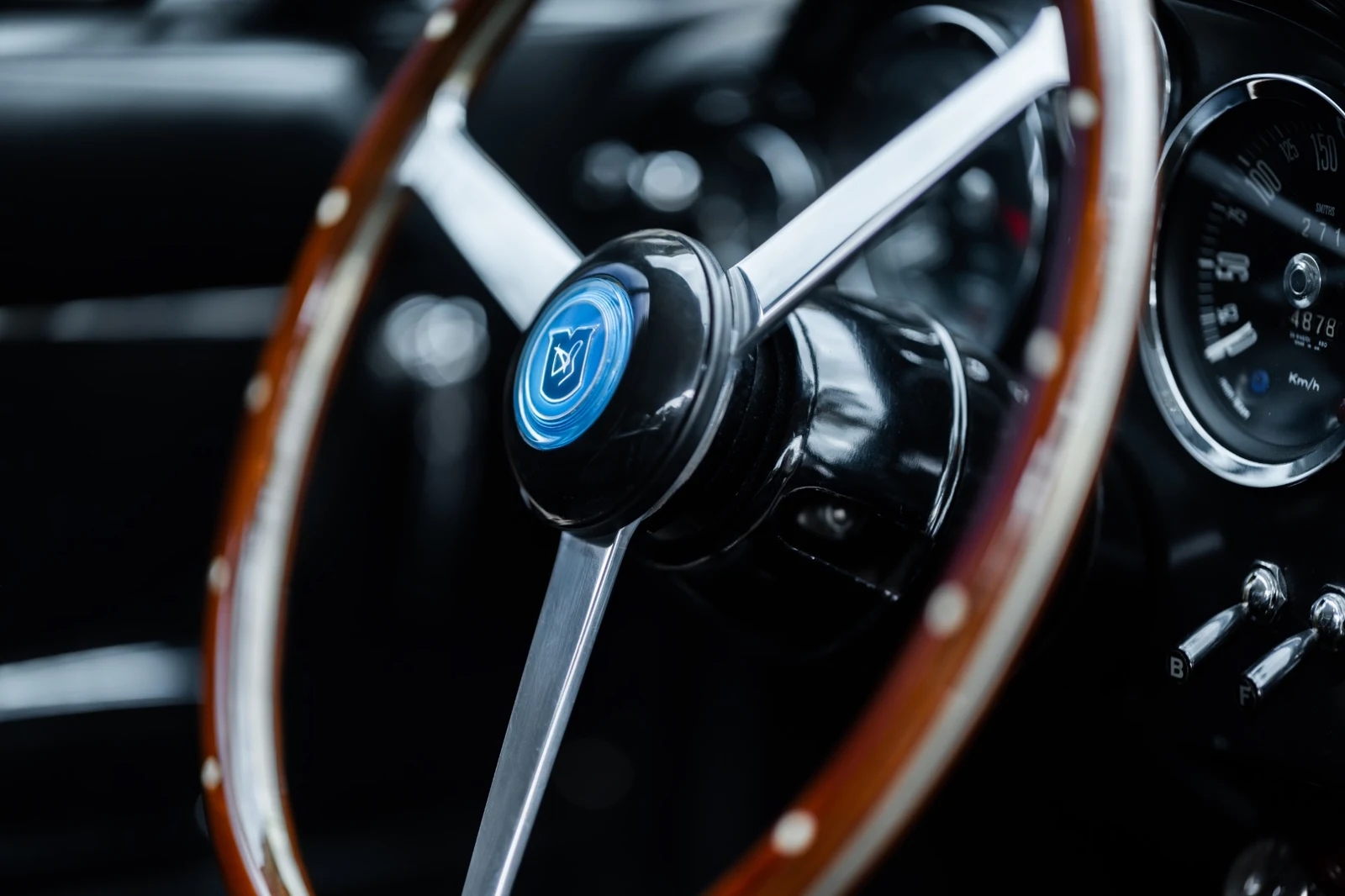 1968 Aston Martin DB6 interior, steering wheel, Black