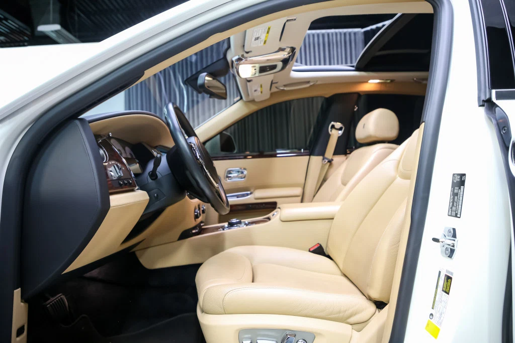 2015 Rolls-Royce Ghost Series II (1st Generation), 20/30