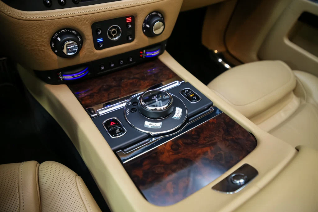 2015 Rolls-Royce Ghost Series II (1st Generation), 30/30