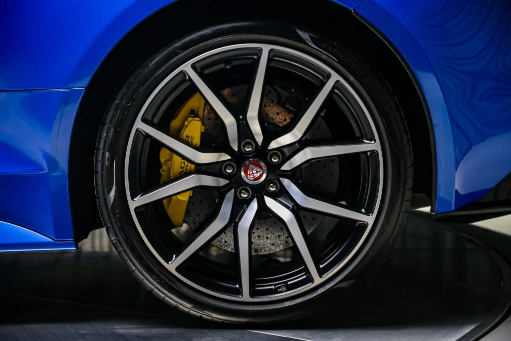 2017 Jaguar F-Type SVR AWD, 15/30