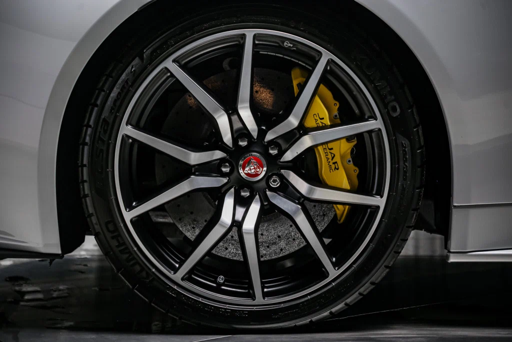 2017 Jaguar F-Type SVR AWD, 19/30