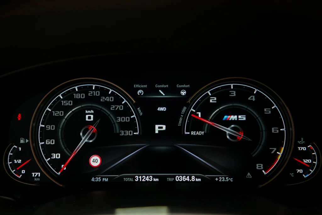 2018 BMW M5 (F90) First Edition, 28/30