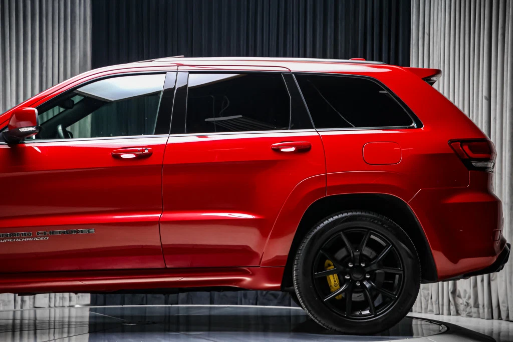 2018 Jeep Grand Cherokee Trackhawk, 17/30