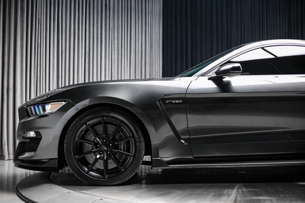 2017 Ford Mustang Shelby GT350 Convenience Package, 17/30
